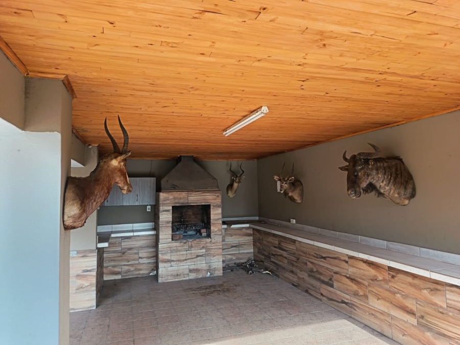 4 Bedroom Property for Sale in Mooinooi North West